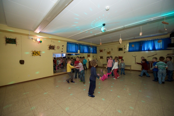 Im Bewegungsraum macht die Disco doppelt so viel Spaß
