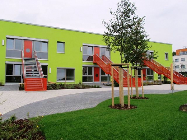 Rückansicht der Kindertagesstätte.