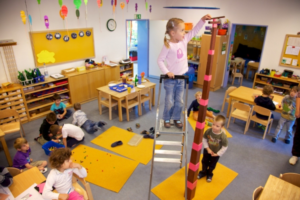 Rosa Turm - 
Braune Treppe?