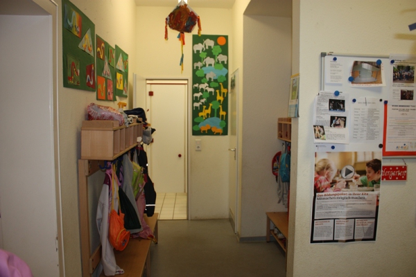 Unsere Garderobe mit Waschraum und Toilette