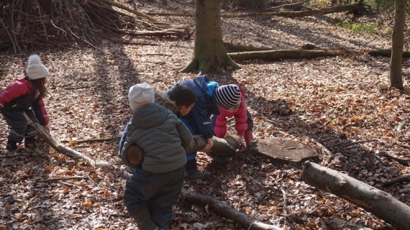In der Natur, gemeinsam schaffen wir es!