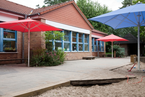 Die AWO Kindertagesstätte/ Familienzentrum HOKUSPOKUS befindet sich in Unterrath. Das Haus 
liegt im Golzheimer Park und ist umgeben von einem naturnah gestalteten Außengelände.