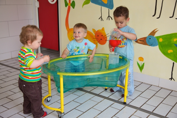 Spielen mit dem Element Wasser