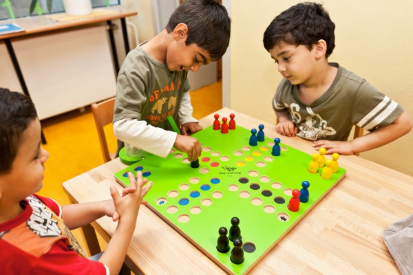 Bei uns im Familienzentrum sind Familien aus 27 Nationen vertreten. Dies ergibt eine bunte Vielfalt von der alle profitieren können