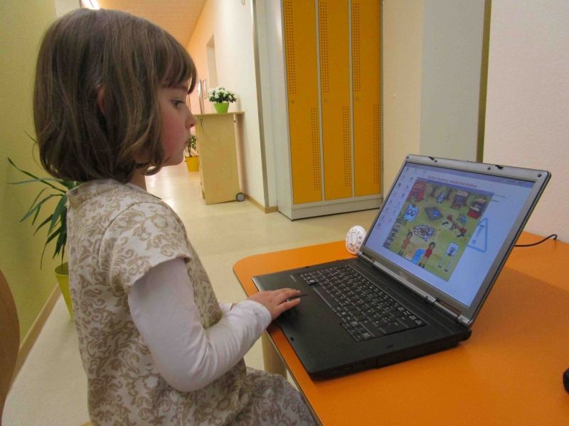 Als zertifizierte Kindertagesstätte unterstützen wir mit dem "Schlaumaus"-Programm die Sprachentwicklung der Kinder.