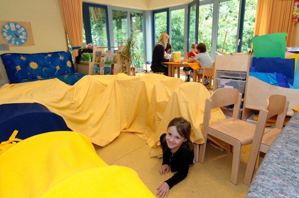 Auch unsere Gruppenräume gestalten wir nach Interessen und Vorlieben unserer Kinder individuell um.
