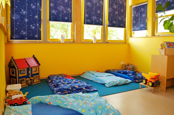 Nach einem anstrengenden Morgen und einer sättigenden Mahlzeit können sich die Kinder in gemütlicher Atmosphäre ausruhen.