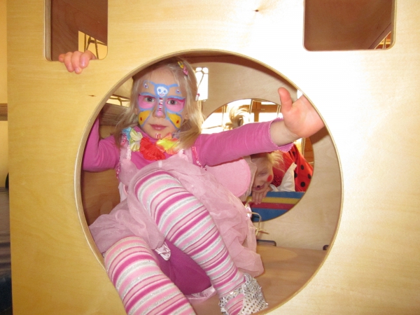 Bewegungslandschaft in der Turnhalle an Karneval