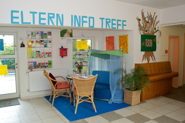 Hier haben Eltern die Möglichkeit sich über die Angebote des Familienzentrums und des Stadtteils zu informieren.