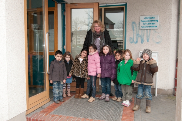 Herzlich Willkommen im städtischen Familienzentrum Velberter Straße 26! Kommen Sie herein!