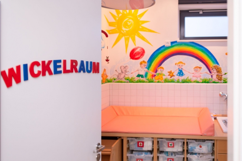 Wir haben die Möglichkeit insgesamt 21 Kinder unter 3 Jahren zu fördern& betreuen.