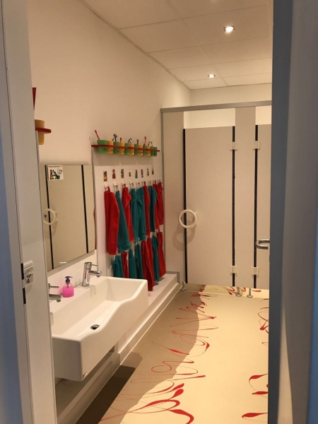 Kinderbad mit Toiletten