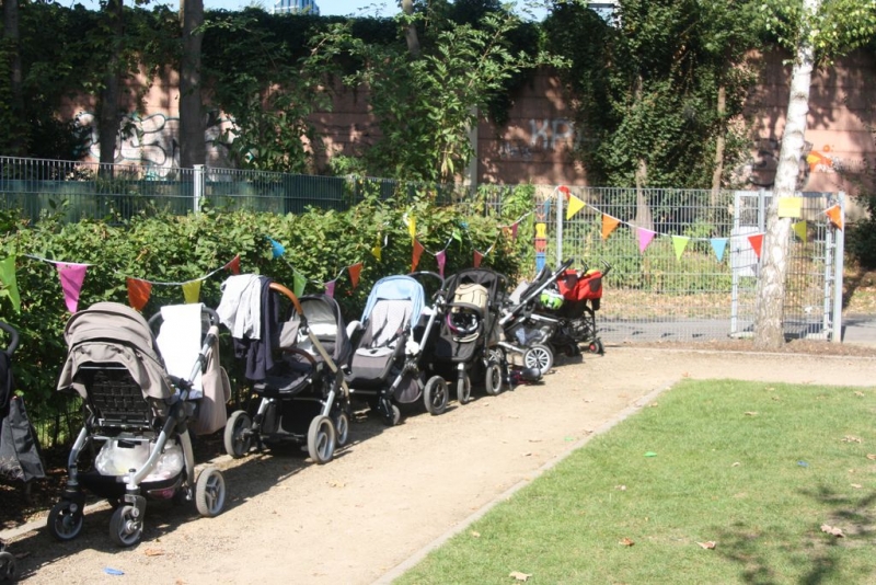 Kinderwagen-Parade beim Sommerfest