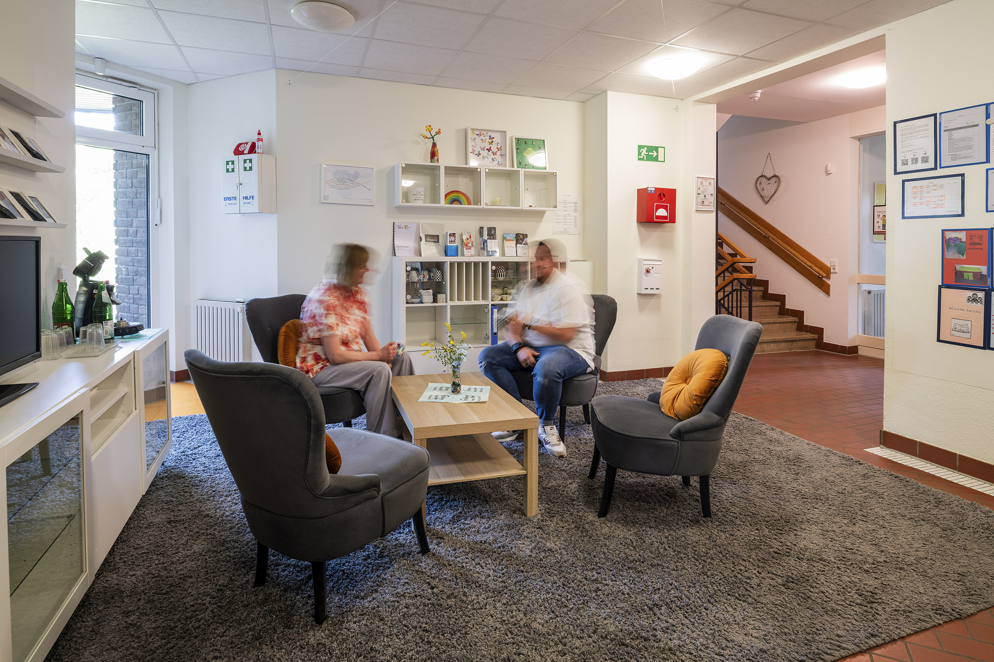 Wir sind Familienzentrum. Das bedeutet, wir stehen Ihnen auch mit Rat und Tat zur Seite, wenn mal nicht alles rund läuft. Sie finden bei uns Erziehungs- und Lebensberatung, wir helfen Ihnen b