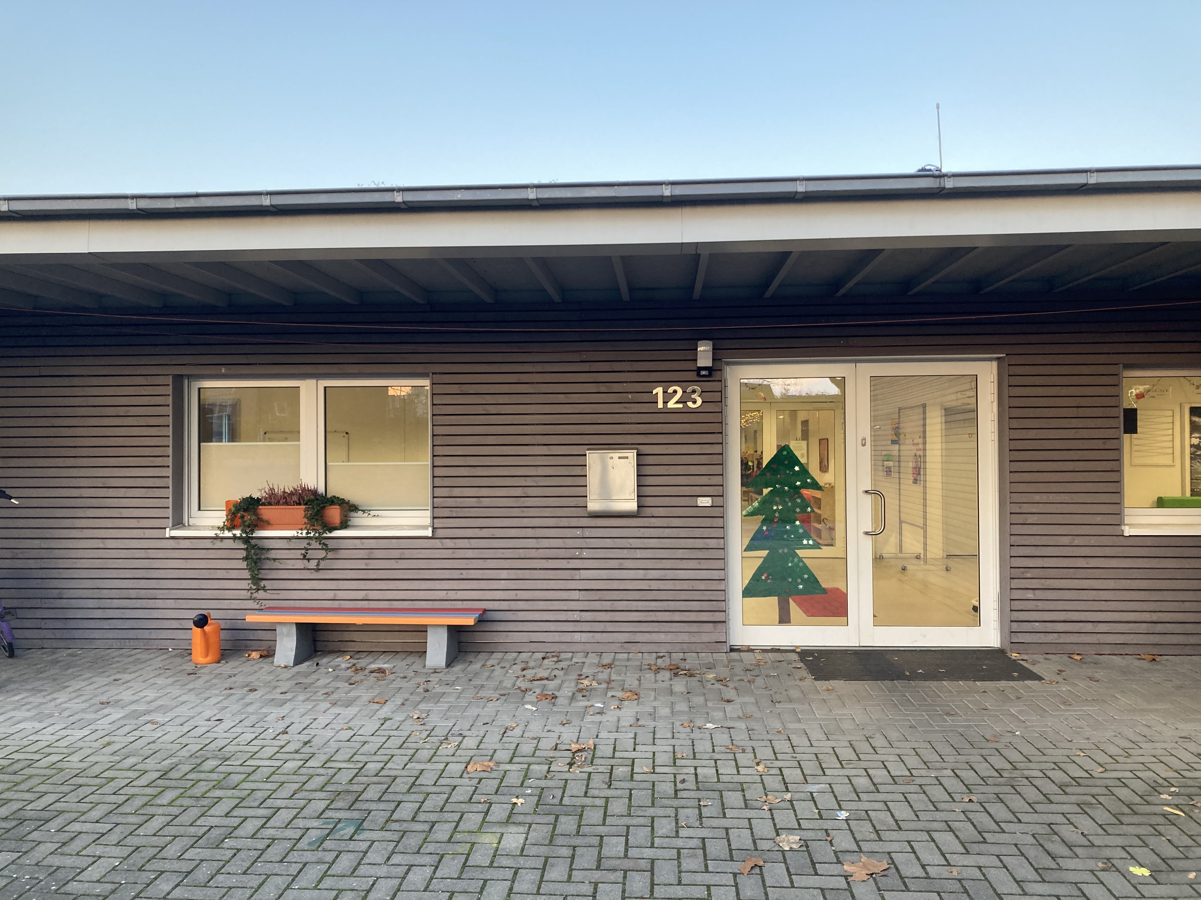 Hier sehen Sie den Eingang unserer Kindertagesstätte