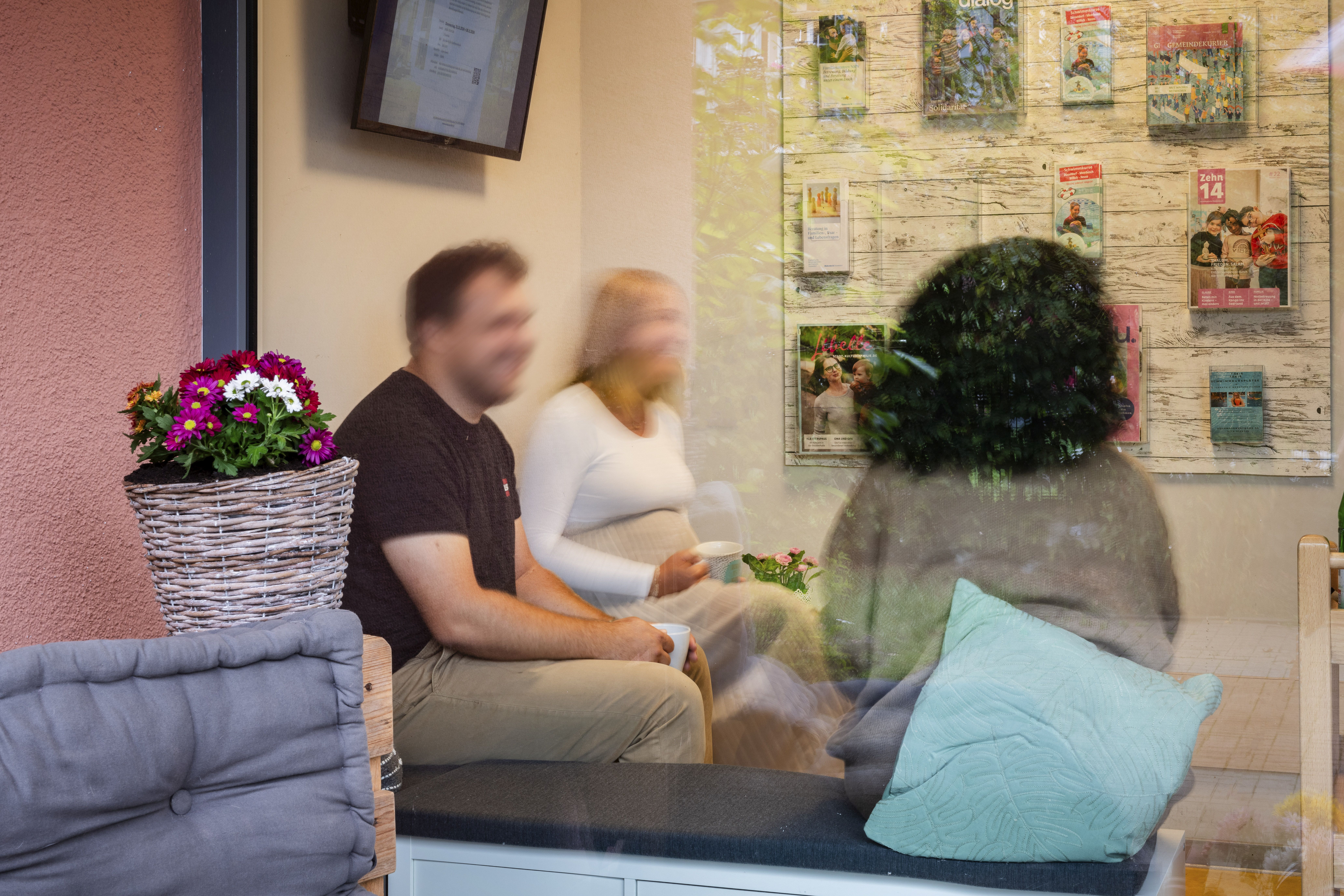 Regelmäßig finden Elterncafés in unseren Räumen statt. Dort haben Eltern die Möglichkeit sich untereinander auszutauschen.