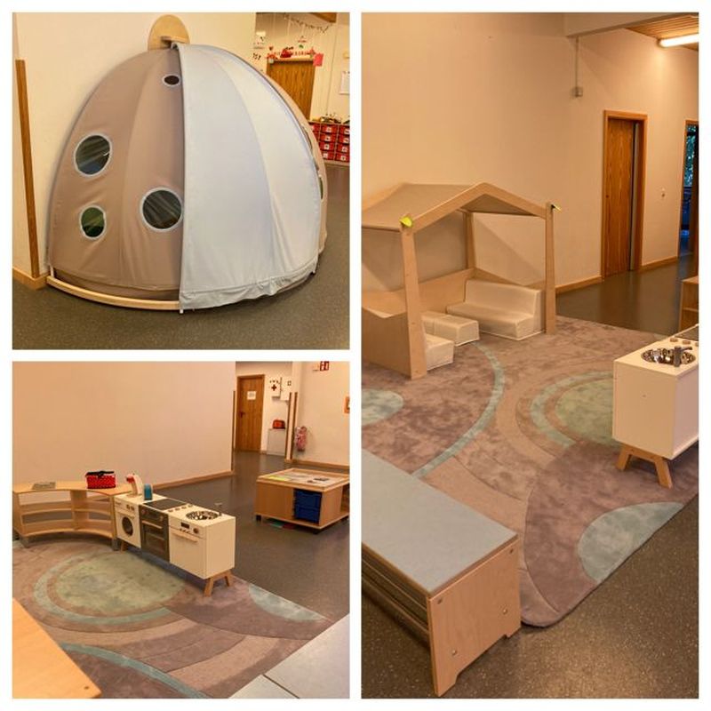 Im Flurbereich treffen sich Kinder aus allen Gruppen, um miteinander zu spielen.