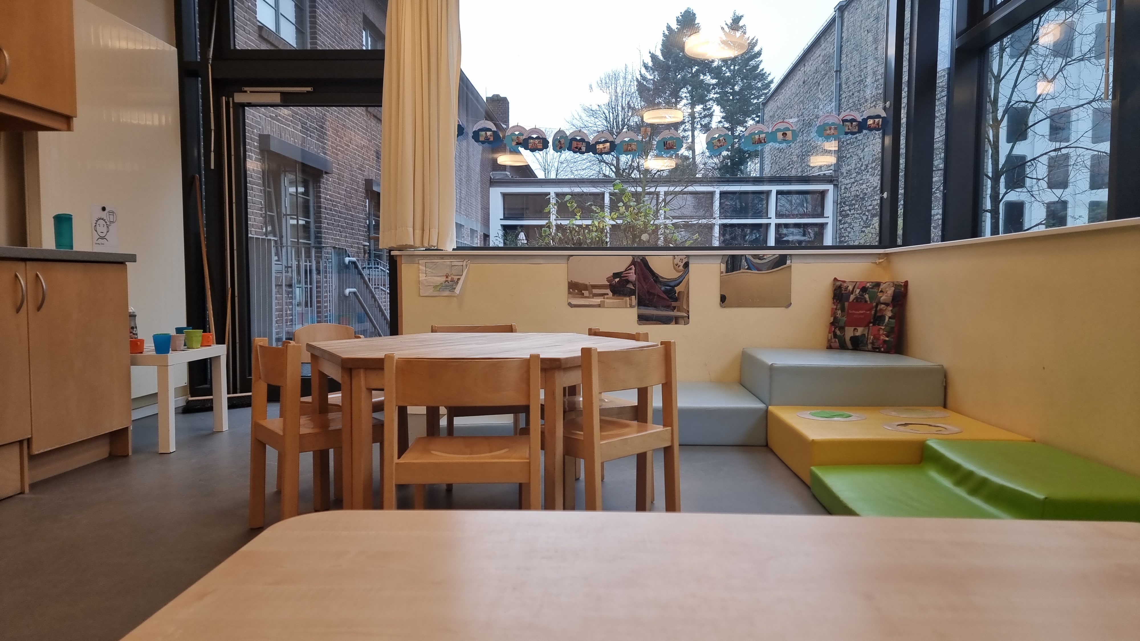 Rote Gruppe für Kinder von einem Jahr bis zum Schuleintritt