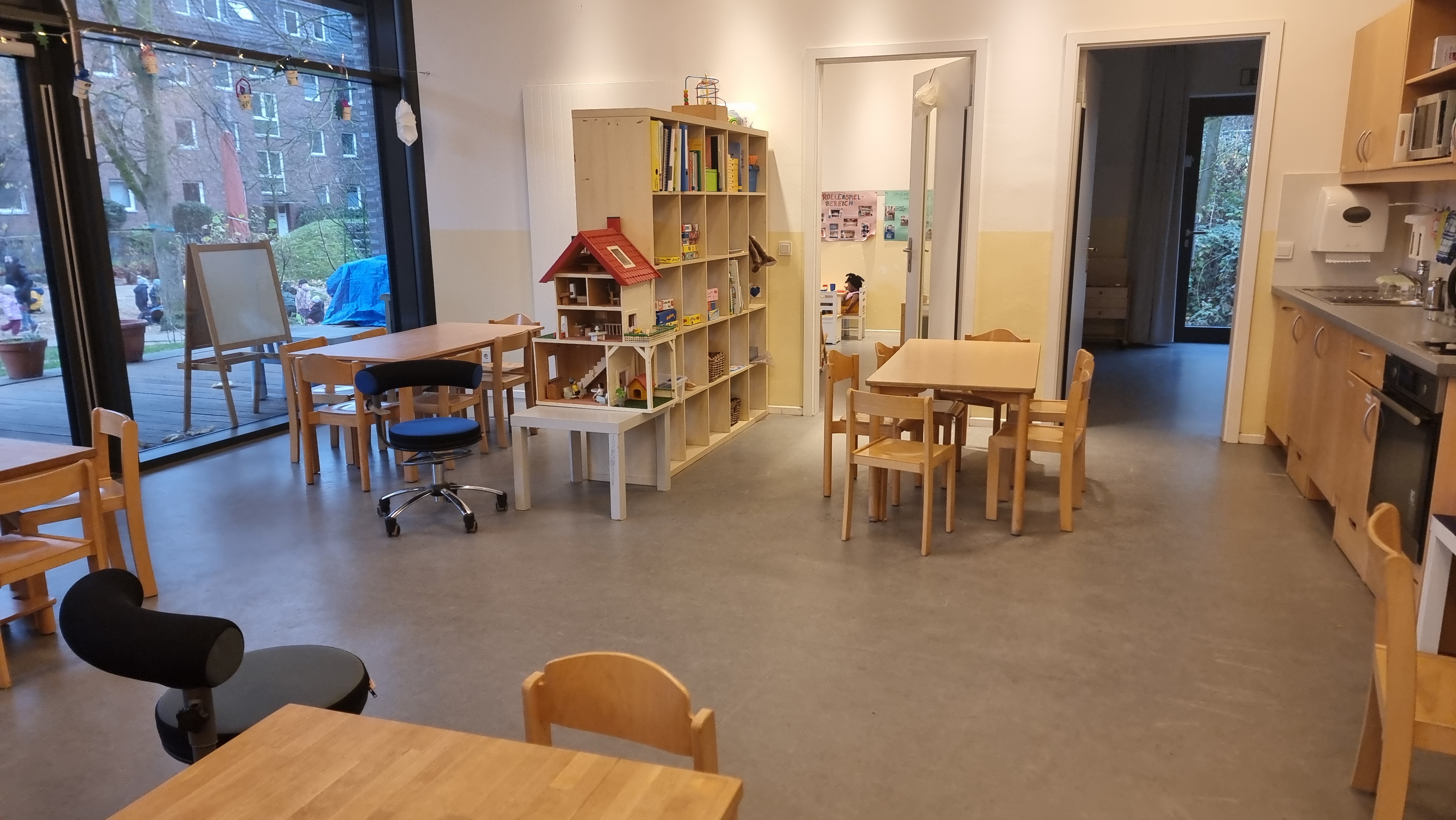 Blaue Gruppe, T1 Gruppe mit Kindern für Kinder vom 2.Lebensjahr bis zum Schuleintritt. Diese Gruppe hat den Schwerpunkt - Rollenspiel